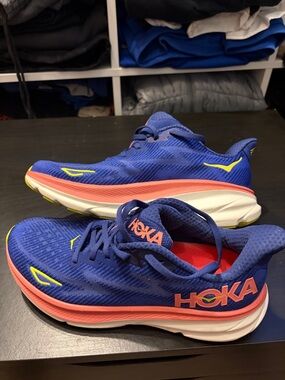 Hoka One One Clifton 9 Evening Sky Coral Road Running Sneakers